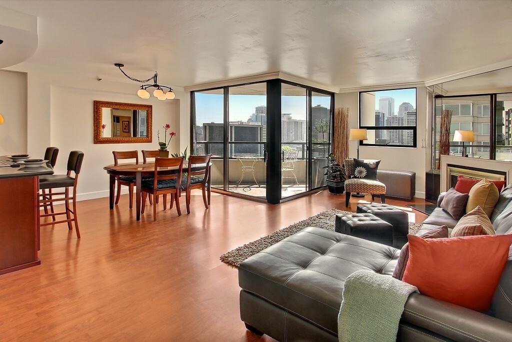 Property Photo: 2621 2nd Ave 1701 WA 98121