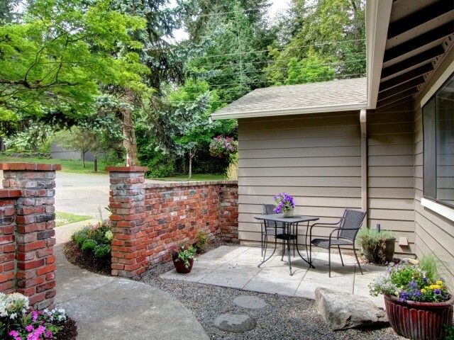 Property Photo: 12604 NE 7th St WA 98005
