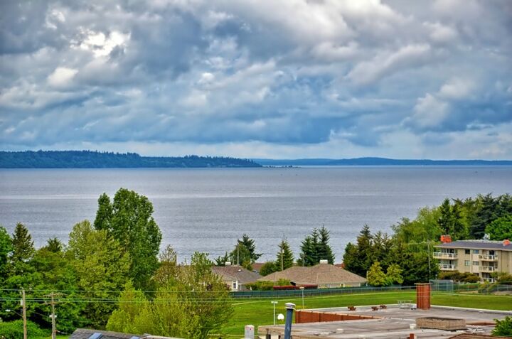 Property Photo: 1006 Olympic Ave WA 98020