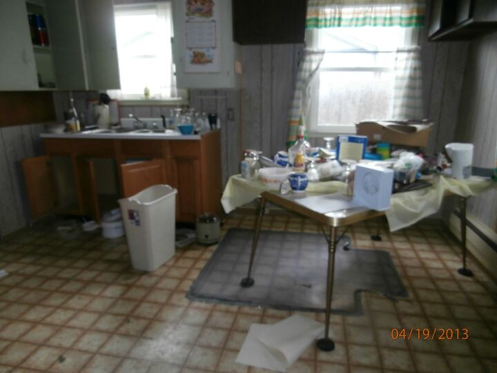 Property Photo:  636 S Howard St  WA 98465 