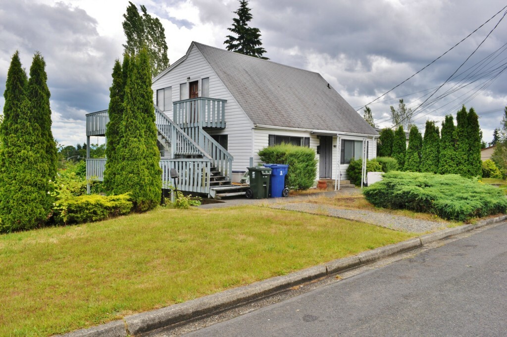 Property Photo:  1103 S Monroe St  WA 98405 