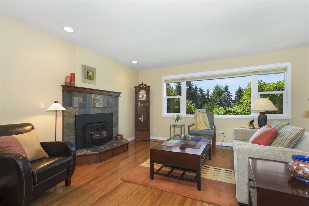 Property Photo:  11654 NE Sunset Lp  WA 98110 