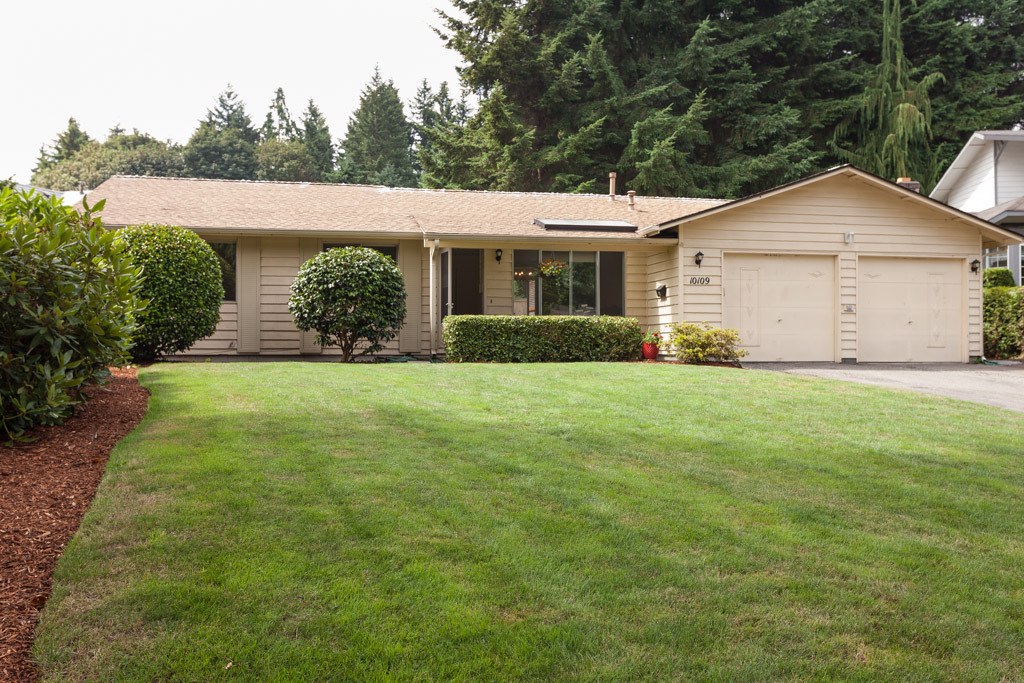 Property Photo:  10109 NE 144th Place  WA 98034 