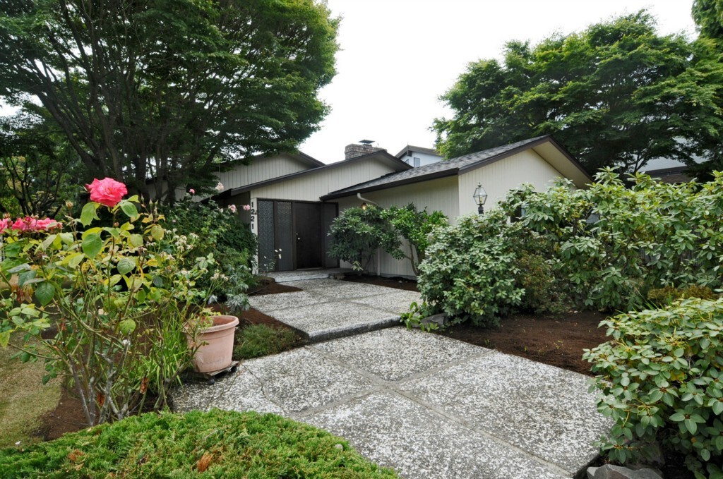 Property Photo: 1221 NW 126th Street WA 98177