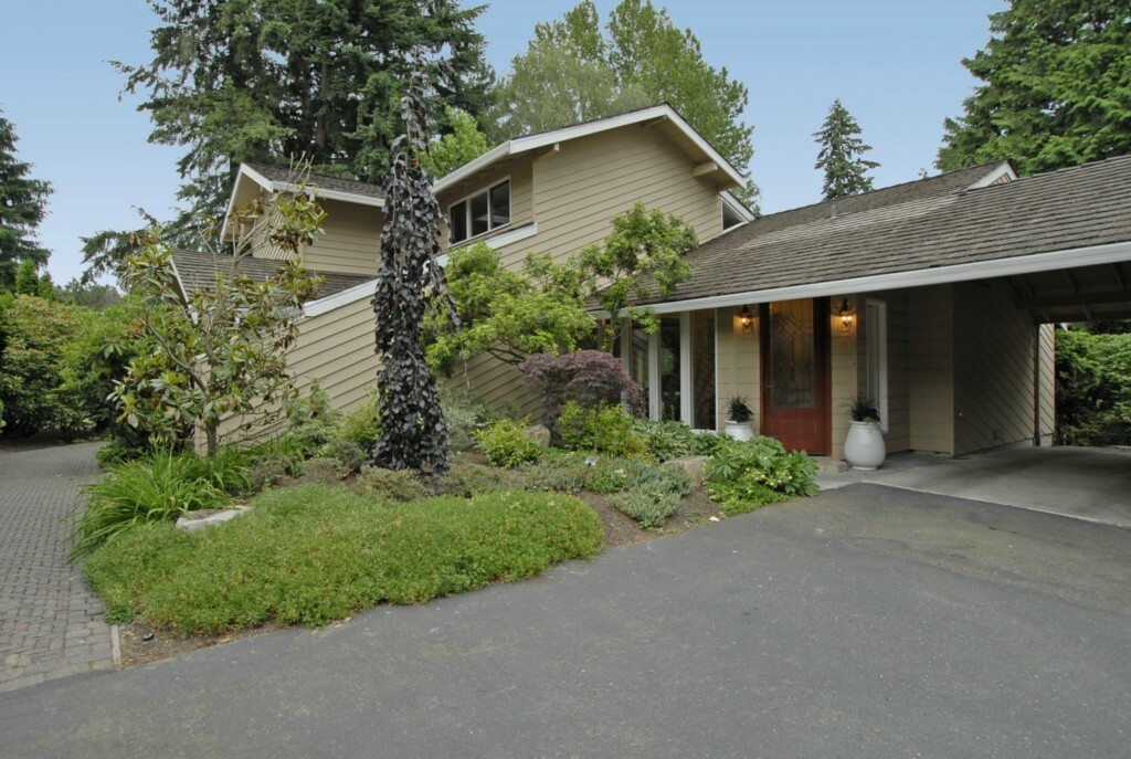 Property Photo:  114 131st Ave NE  WA 98005 