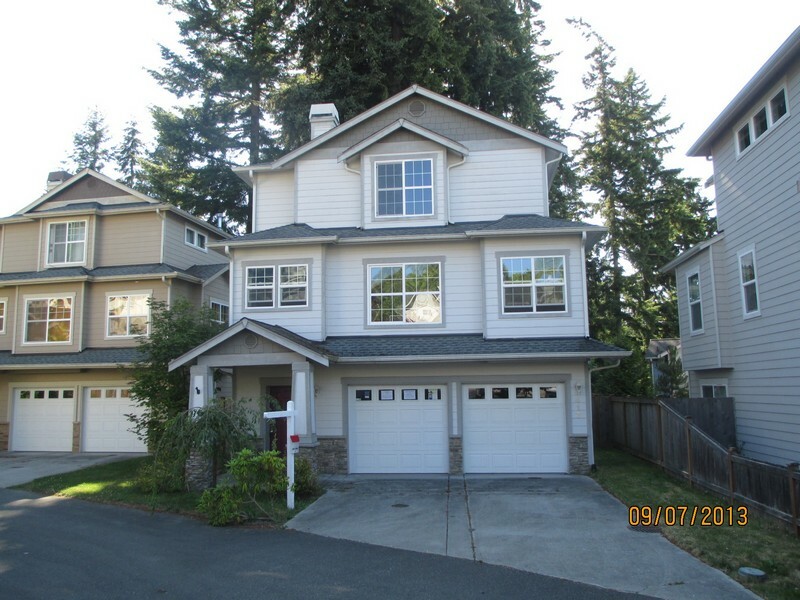 Property Photo:  417 46th St SE  WA 98203 