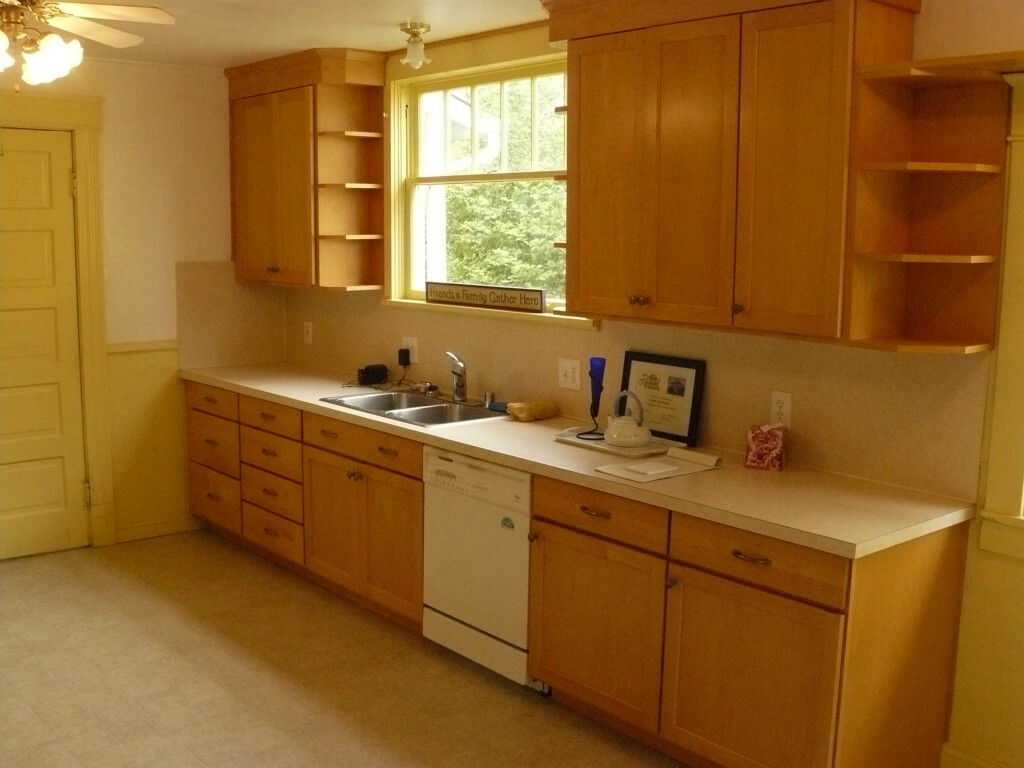 Property Photo: 2224 Hoyt Ave WA 98201