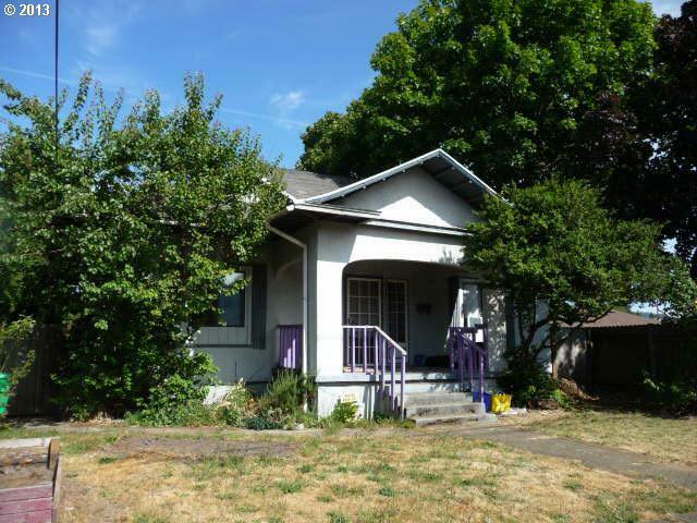 Property Photo:  4904 SE 70th Ave  OR 97206 