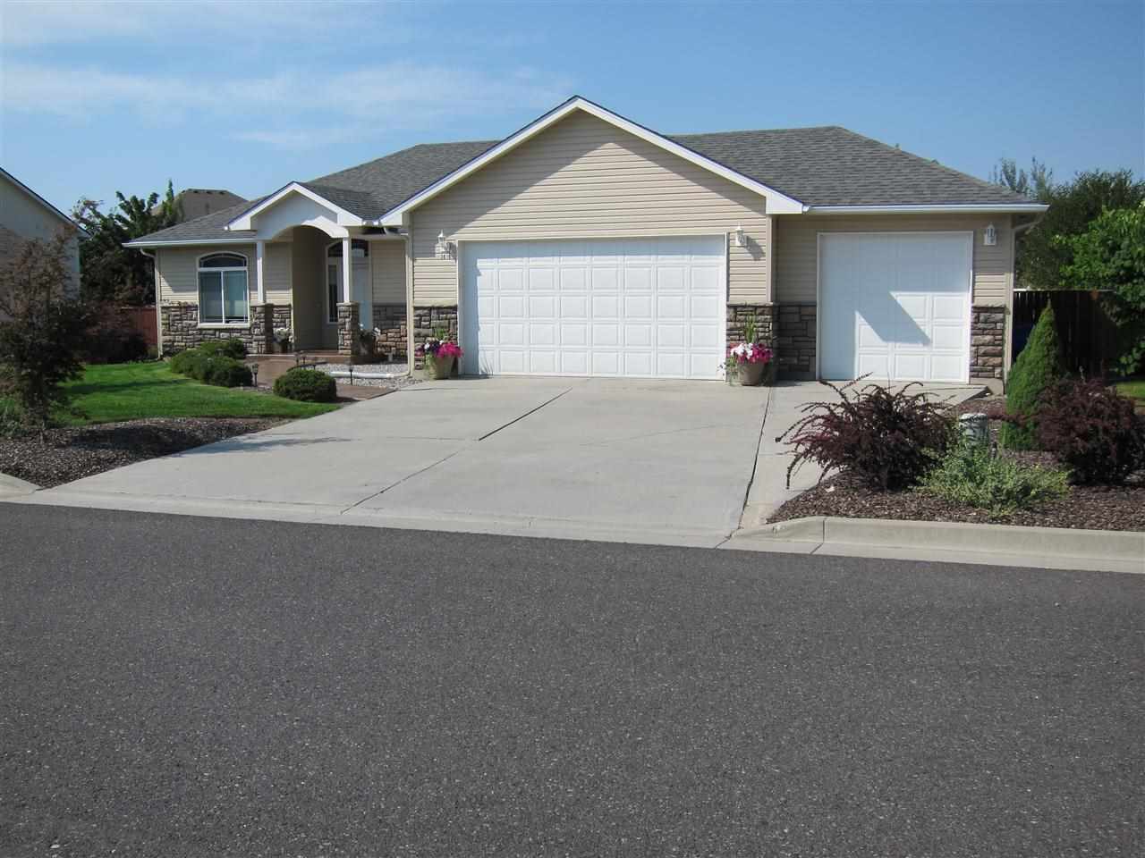 Property Photo: 3816 W Tieton Ave WA 99208