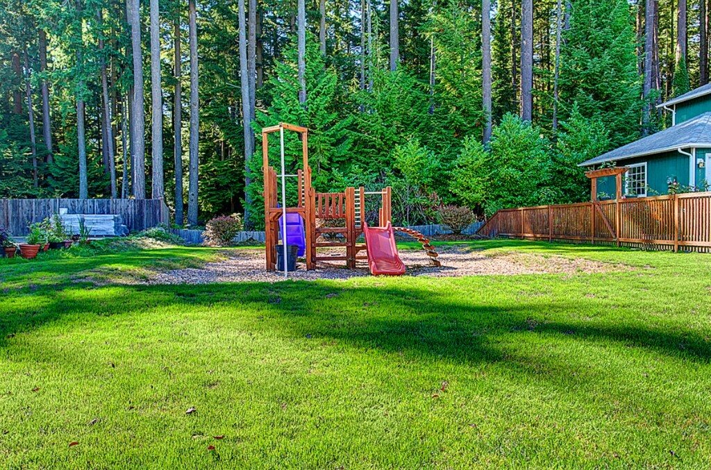 Property Photo:  5717 154th Place SW  WA 98026 