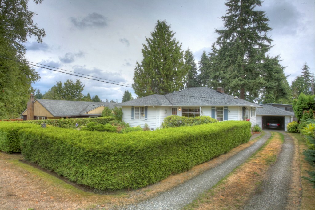 Property Photo:  2121 N 160th St  WA 98133 