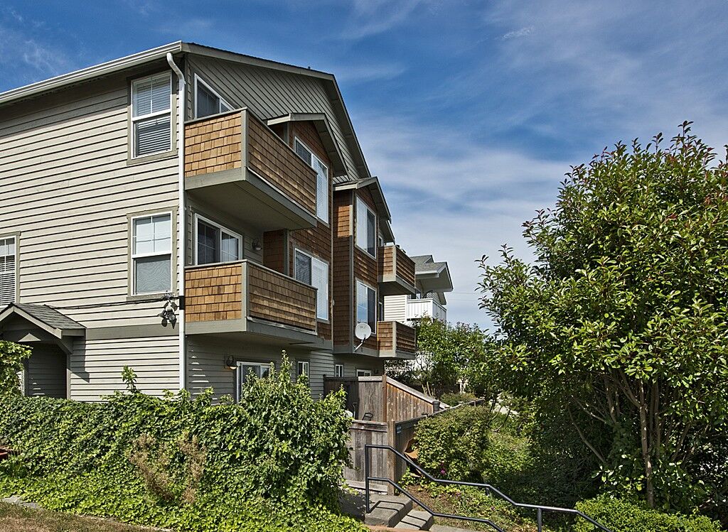 Property Photo:  4809 40th Ave SW B  WA 98116 