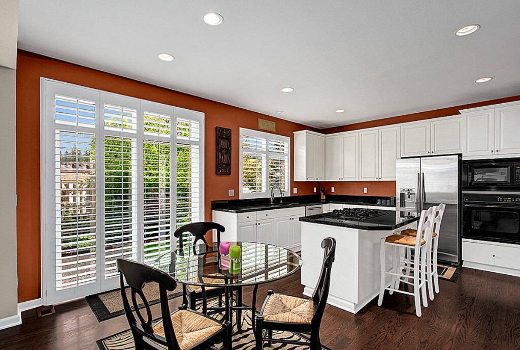 Property Photo: 2022 NE 35th Place WA 98056