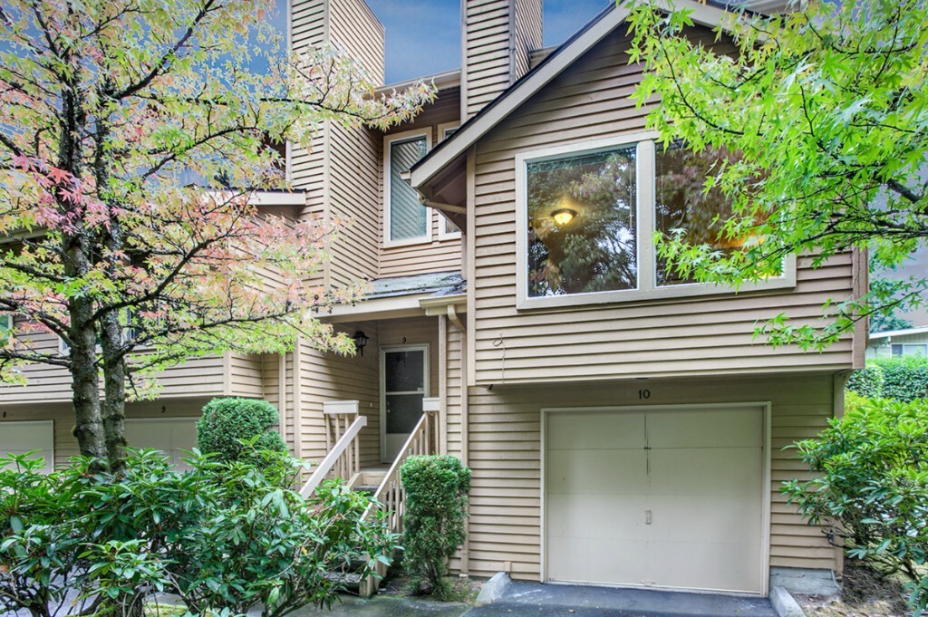 Property Photo: 14365 30th Ave NE 10 WA 98125