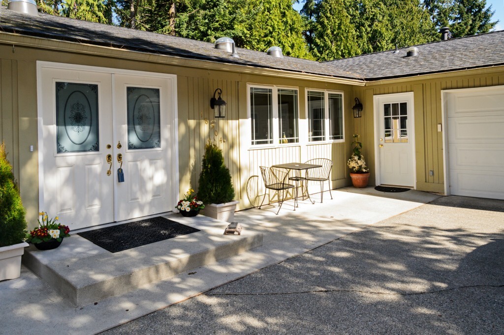 Property Photo: 18504 NE 21st St WA 98052