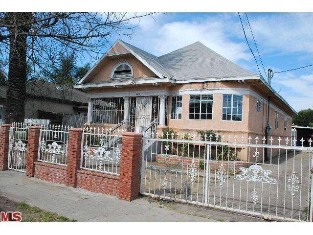 Property Photo: 1151 E 41st Pl CA 90011