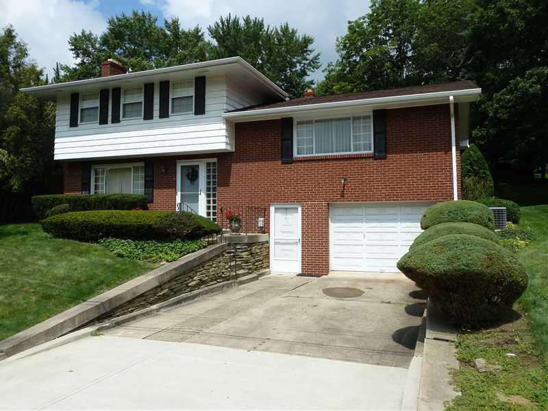 Property Photo:  360 Crescent Gardens Dr  PA 15235 