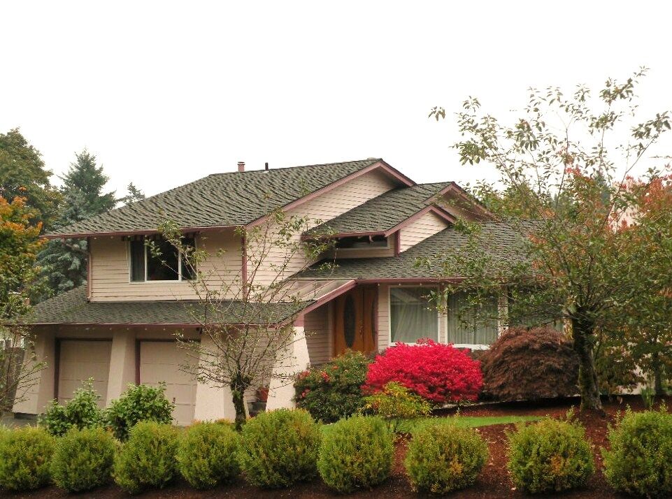 Property Photo:  2404 182nd Ave NE  WA 98052 