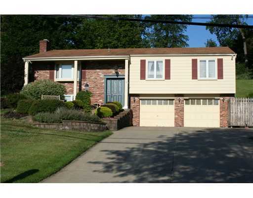 Property Photo:  431 Robinhood Lane  PA 15317 