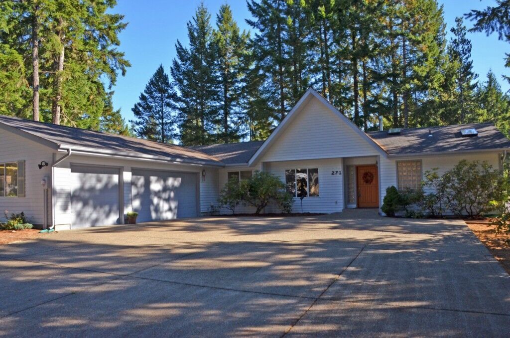 Property Photo:  271 E Michelle Drive  WA 98592 