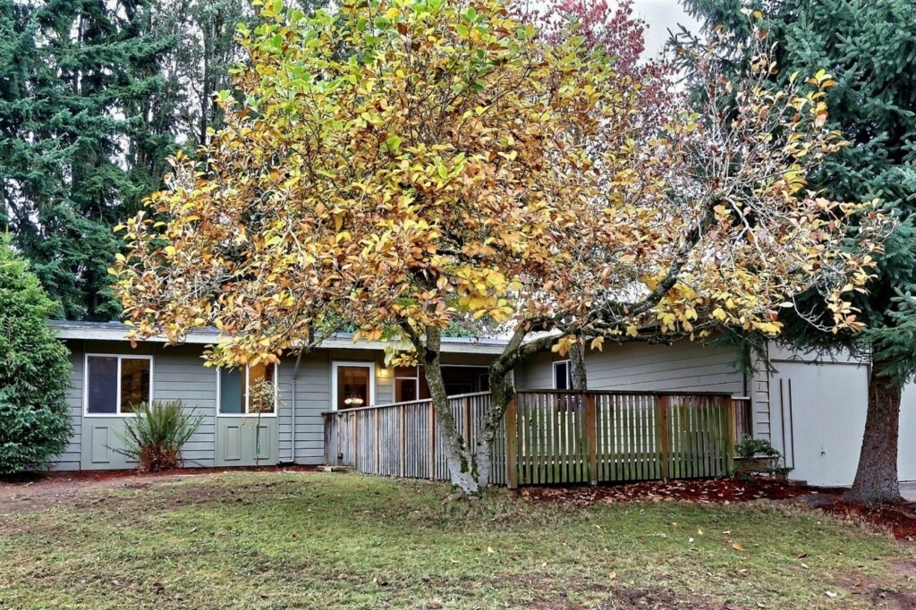 Property Photo:  2211 166th Place NE  WA 98008 