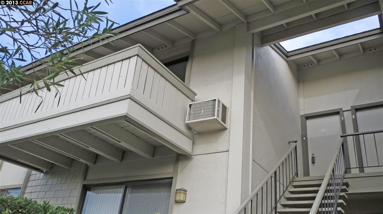 Property Photo:  1403 Marchbanks Dr 3  CA 94598-2001 