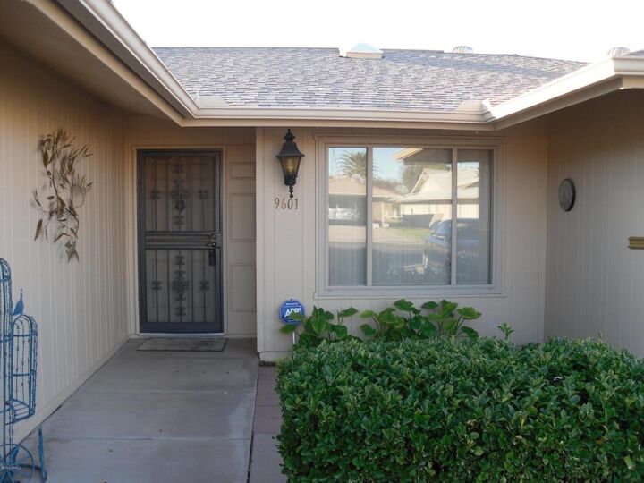Property Photo: 9601 W Greenway Road AZ 85351