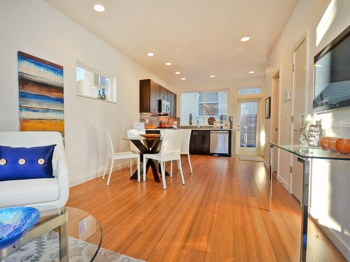 Property Photo:  4212C Linden Ave N  WA 98103 