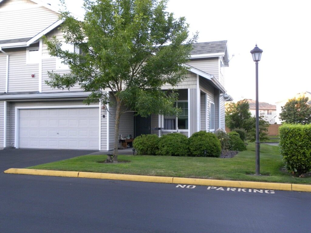 Property Photo: 6210 Lindsay Ave SE B WA 98092