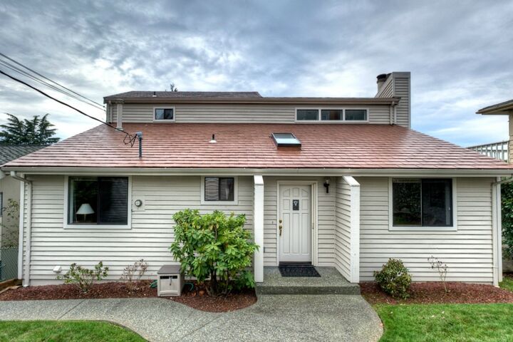 Property Photo:  5950 44th Ave SW  WA 98136 
