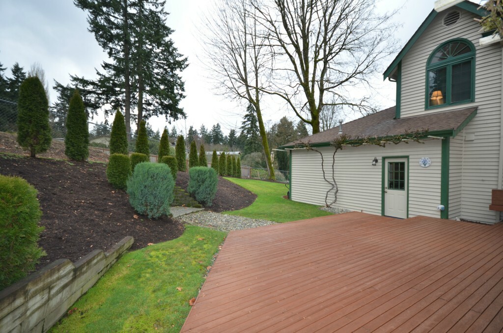 Property Photo:  8133 NE 158 St  WA 98028 