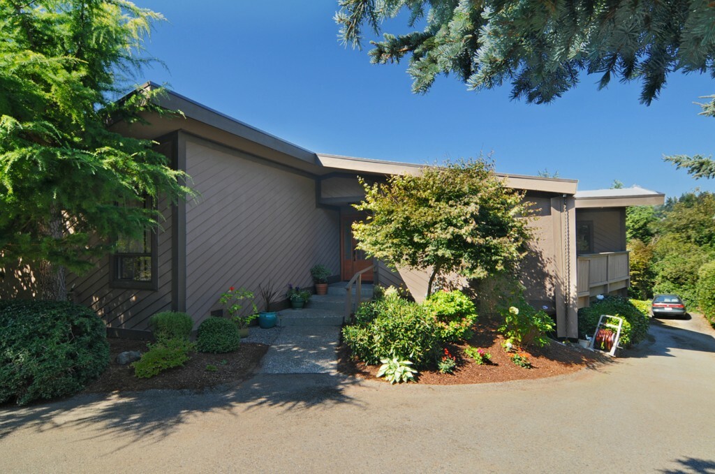 Property Photo:  12654 Shorewood Dr SW  WA 98146 