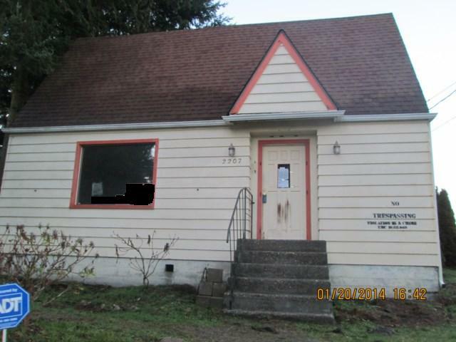 Property Photo:  2207 Howard Ave  WA 98203 