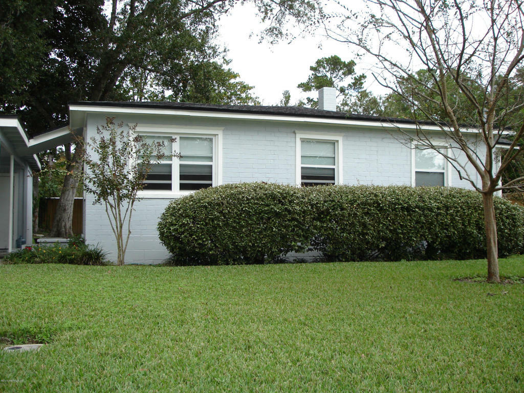 Property Photo: 6041 Mizzell Drive FL 32205