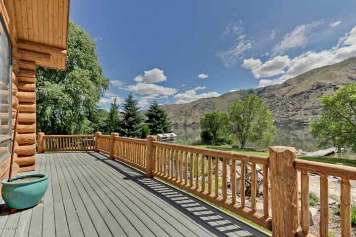 Property Photo:  9889 US Hwy 97A  WA 98801 