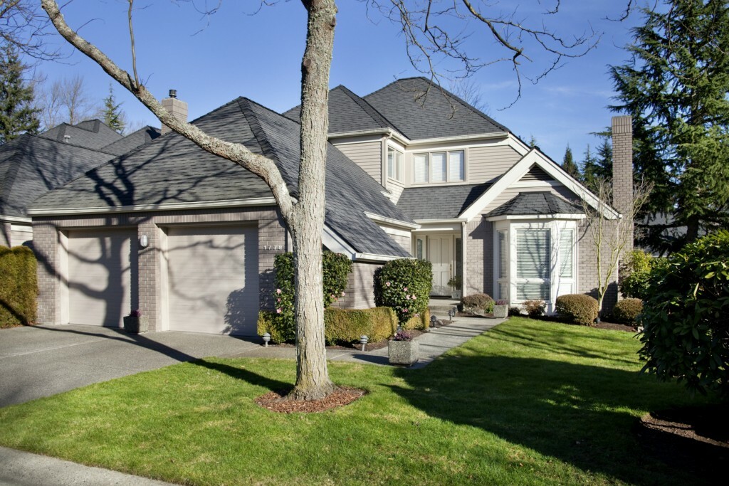 Property Photo:  1778 Bellevue Way NE 45  WA 98004 