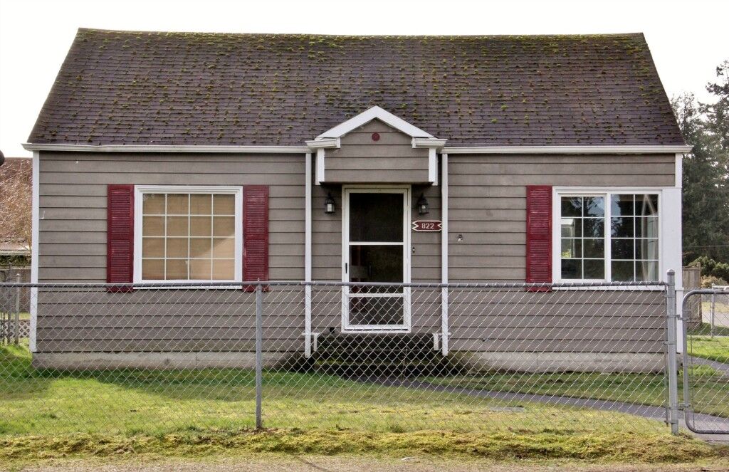 Property Photo:  822 Lafayette St S  WA 98444 