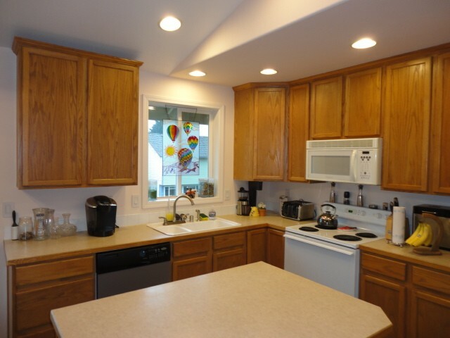 Property Photo: 907 23rd Place SE WA 98002