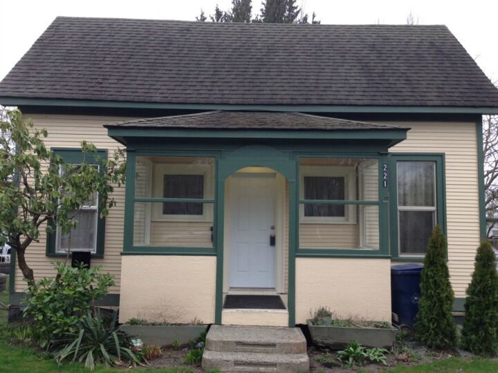 221 S Baker Street  Mount Vernon WA 98273 photo