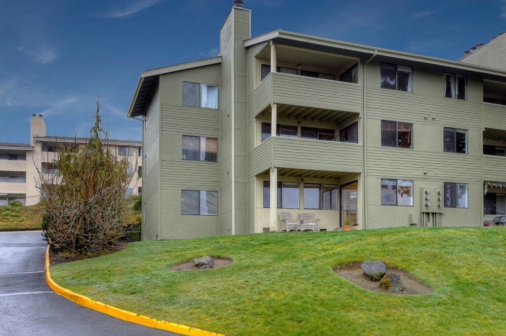 Property Photo:  20183 Vikings Crest NE 4106  WA 98370 