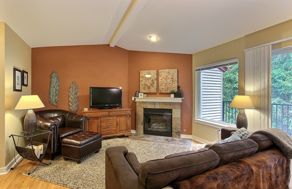 Property Photo:  25025 SE Klahanie Boulevard D305  WA 98029 