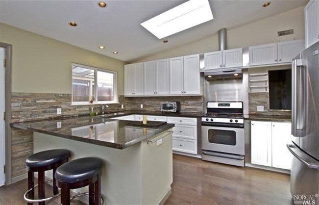 Property Photo: 844 Rosal Way CA 94903