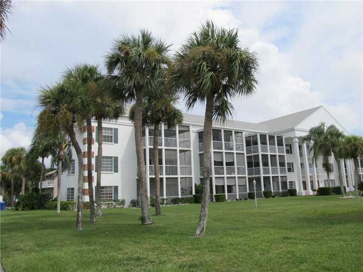 Property Photo:  100 N The Esplanade N 101  FL 34285 