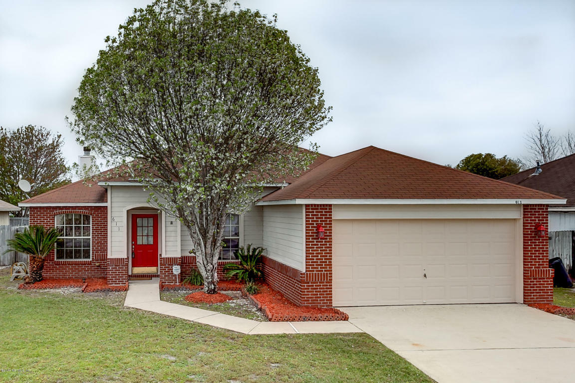 Property Photo:  611 Abbey Court  FL 32073 