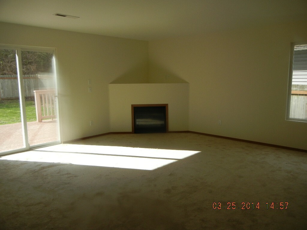 Property Photo: 6124 71st Avenue Ct W WA 98467