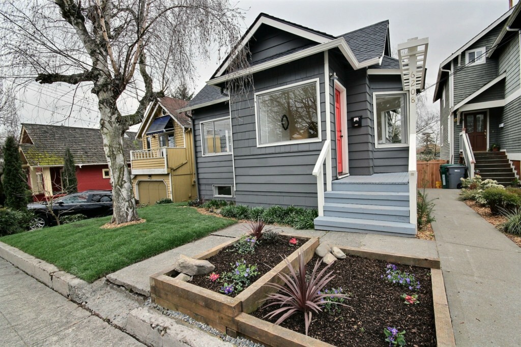 Property Photo: 6208 Latona Ave NE WA 98115