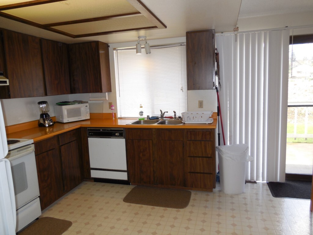 Property Photo: 8046 S 116th St WA 98178