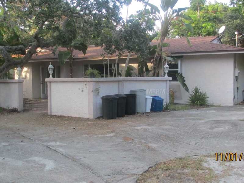 Property Photo: 815 Edgemere Lane FL 34242