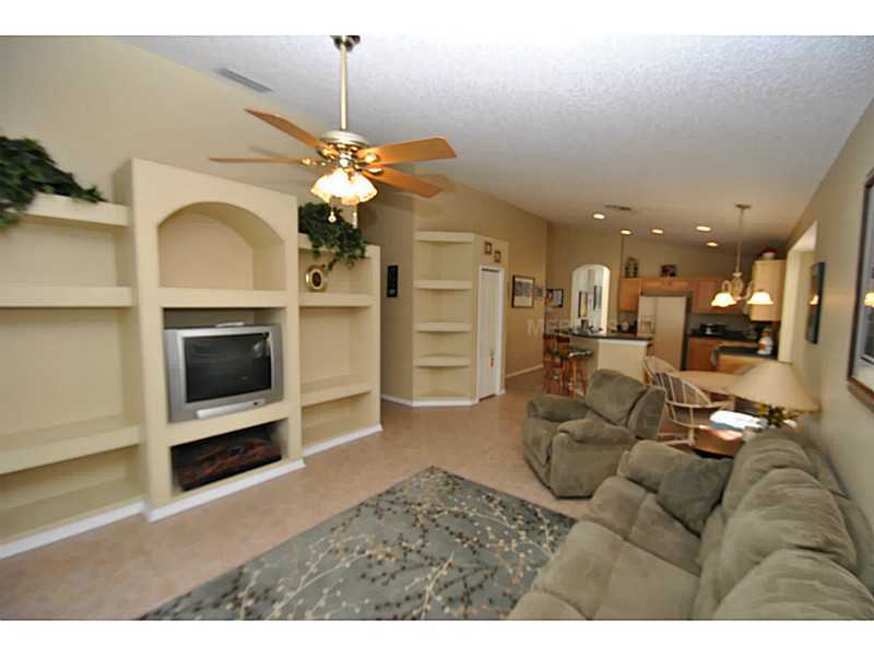 Property Photo:  427 Mickleton Loop  FL 34761 