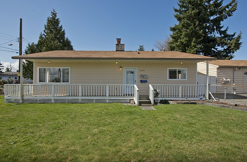 Property Photo:  10129 34th Ave SW  WA 98146 